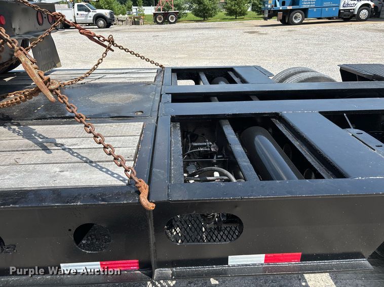 image for item DW7223 1998 Fontaine drop deck extendable equipment trailer