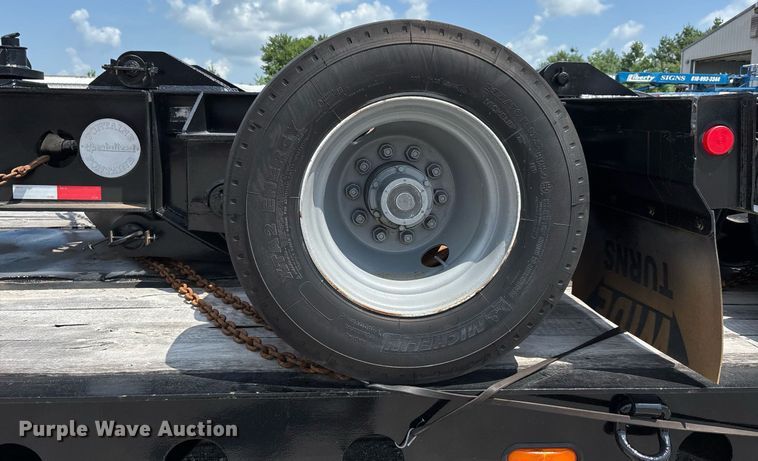 image for item DW7223 1998 Fontaine drop deck extendable equipment trailer