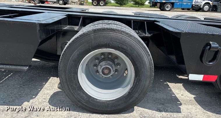 image for item DW7223 1998 Fontaine drop deck extendable equipment trailer