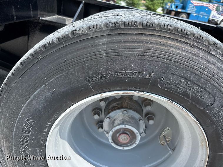 image for item DW7223 1998 Fontaine drop deck extendable equipment trailer