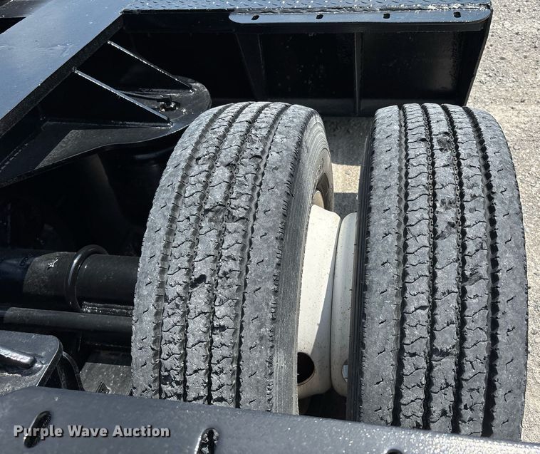 image for item DW7223 1998 Fontaine drop deck extendable equipment trailer