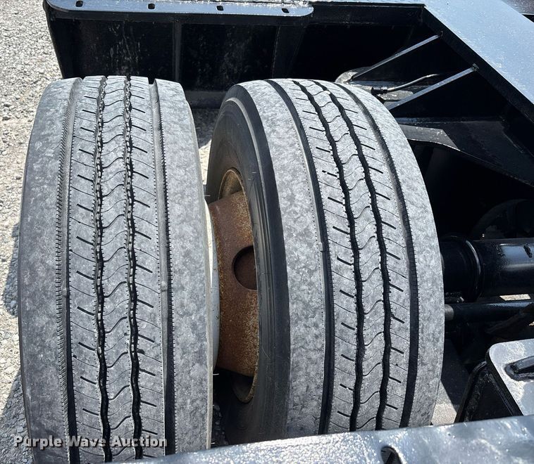 image for item DW7223 1998 Fontaine drop deck extendable equipment trailer