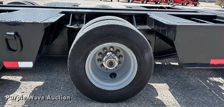 image for item DW7223 1998 Fontaine drop deck extendable equipment trailer