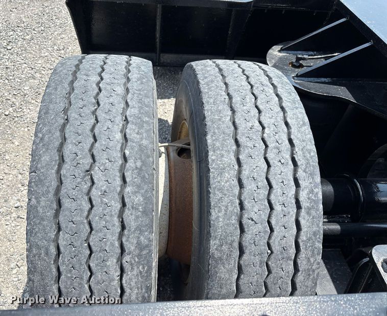 image for item DW7223 1998 Fontaine drop deck extendable equipment trailer