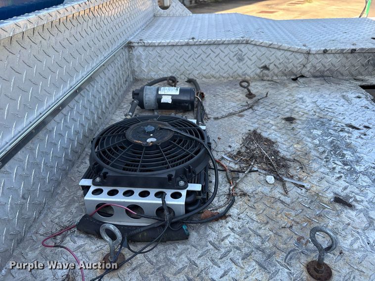 image for item DW7241 2000 Freightliner FL60 semi truck