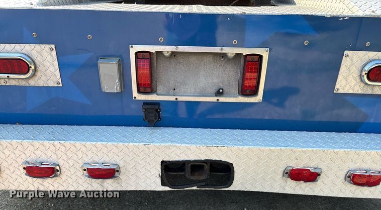 image for item DW7241 2000 Freightliner FL60 semi truck