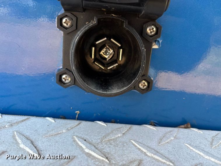 image for item DW7241 2000 Freightliner FL60 semi truck