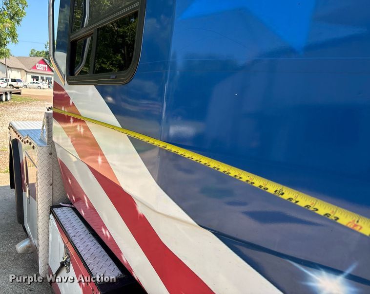 image for item DW7241 2000 Freightliner FL60 semi truck