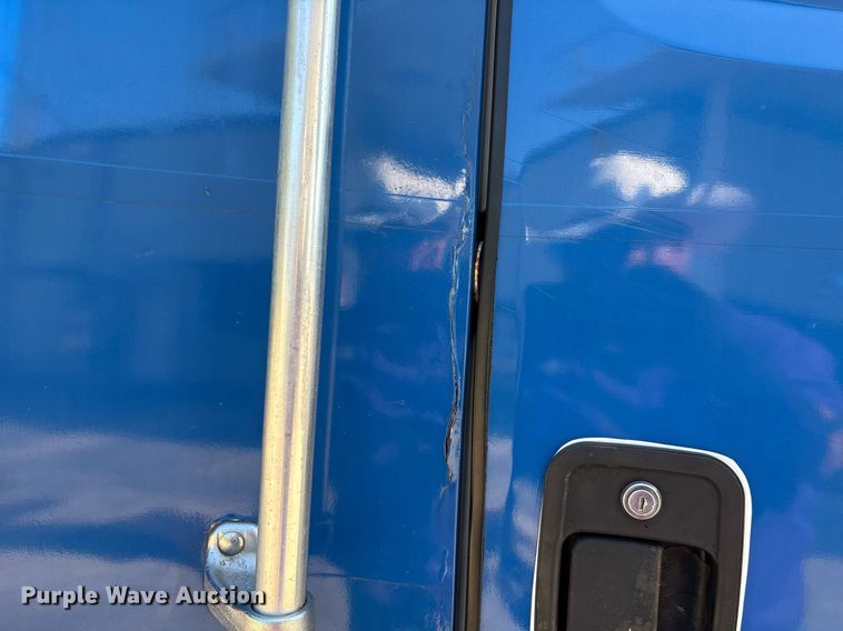 image for item DW7241 2000 Freightliner FL60 semi truck