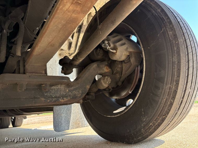 image for item DW7241 2000 Freightliner FL60 semi truck