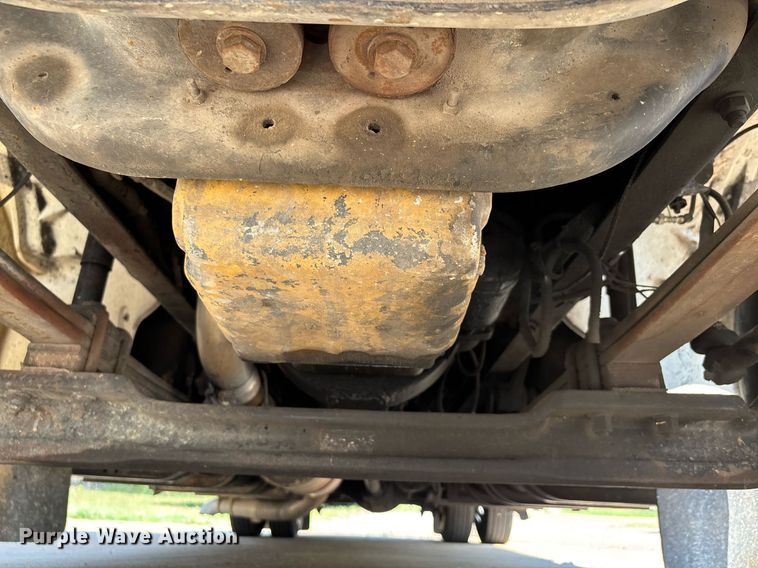 image for item DW7241 2000 Freightliner FL60 semi truck