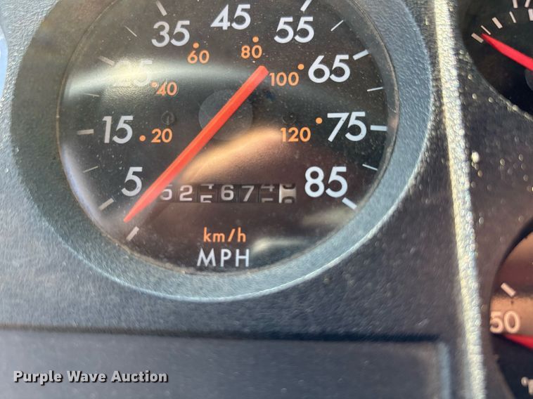 image for item DW7241 2000 Freightliner FL60 semi truck