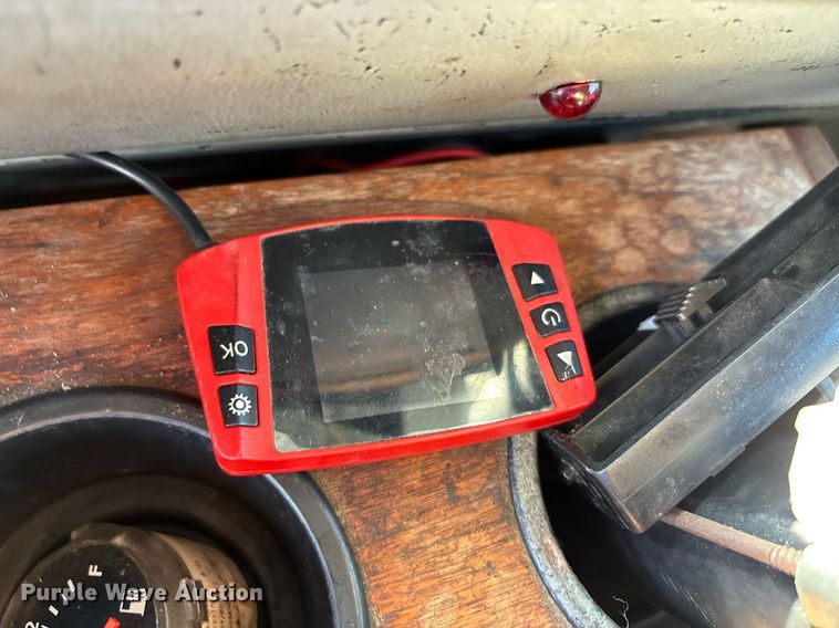 image for item DW7241 2000 Freightliner FL60 semi truck