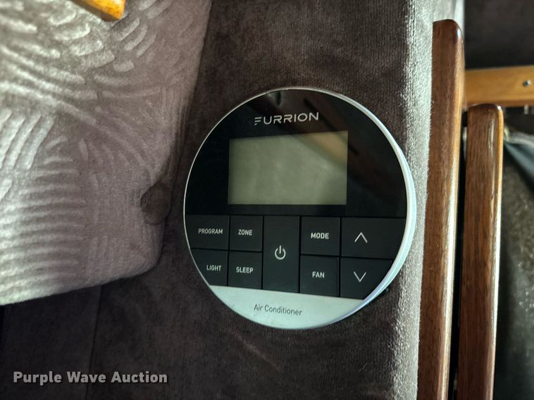 image for item DW7241 2000 Freightliner FL60 semi truck