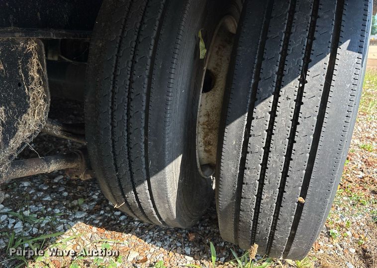 image for item DW7242 2019 Kaufman drop deck trailer