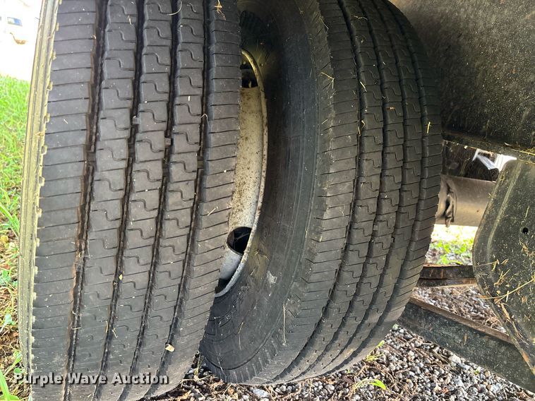 image for item DW7242 2019 Kaufman drop deck trailer