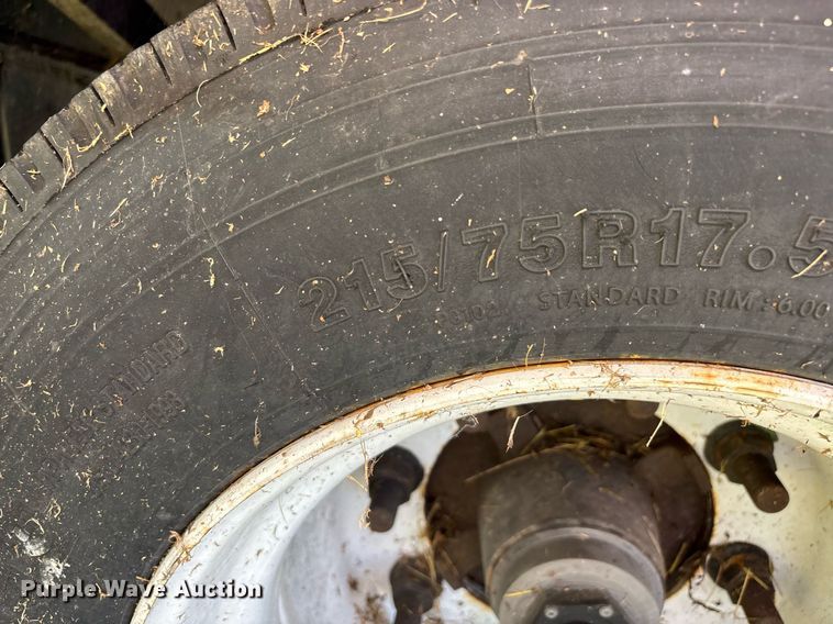 image for item DW7242 2019 Kaufman drop deck trailer