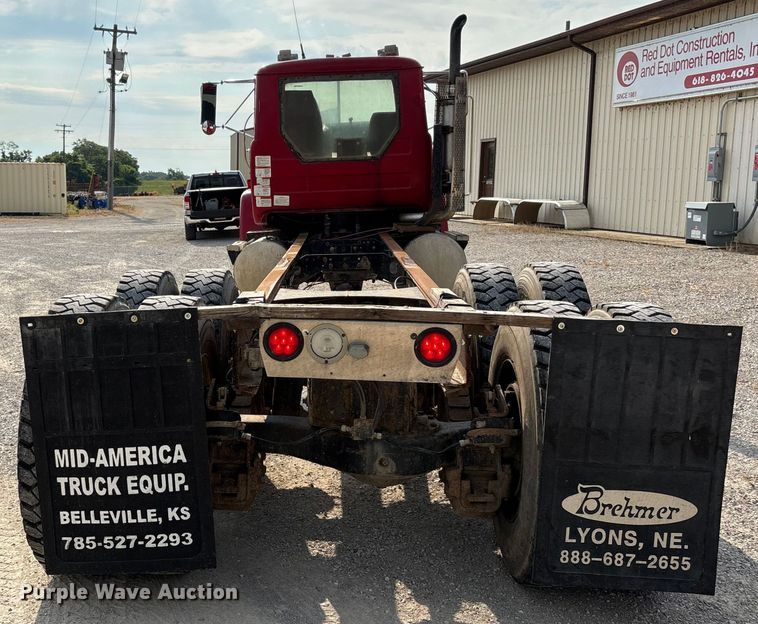 image for item DW7248 1985 Mack RW613 truck cab and chassis