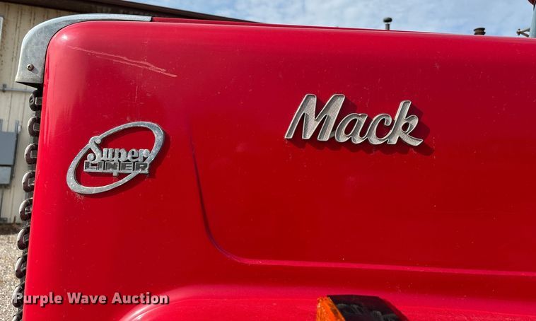 image for item DW7248 1985 Mack RW613 truck cab and chassis