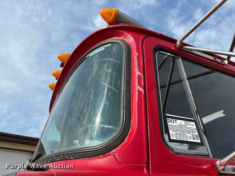 image for item DW7248 1985 Mack RW613 truck cab and chassis