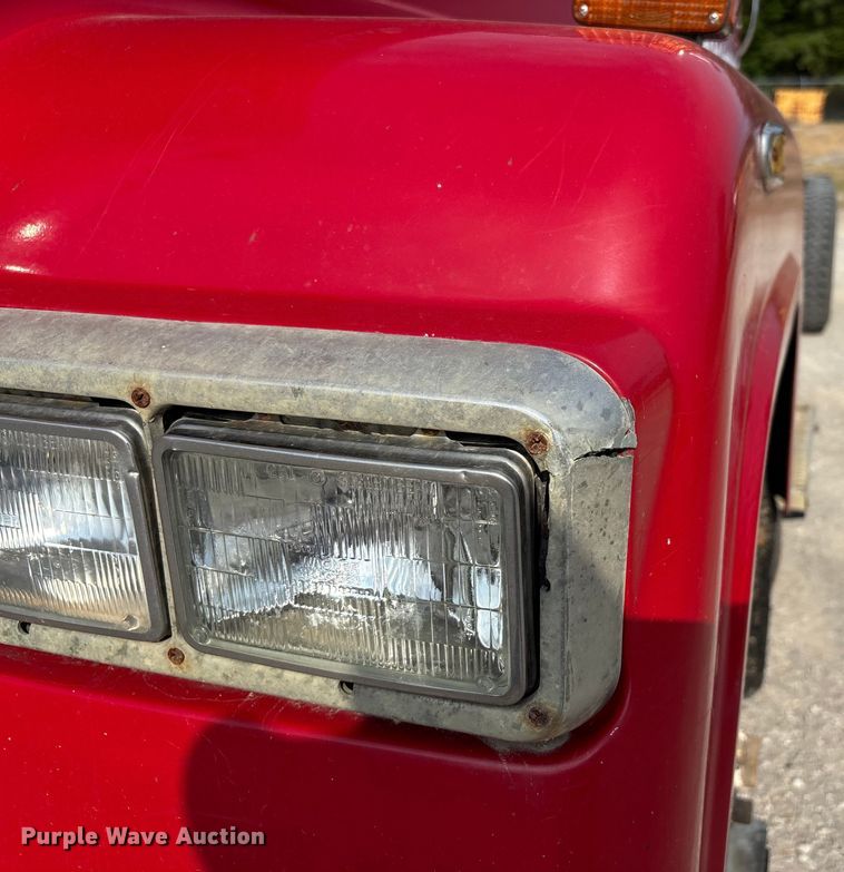 image for item DW7248 1985 Mack RW613 truck cab and chassis