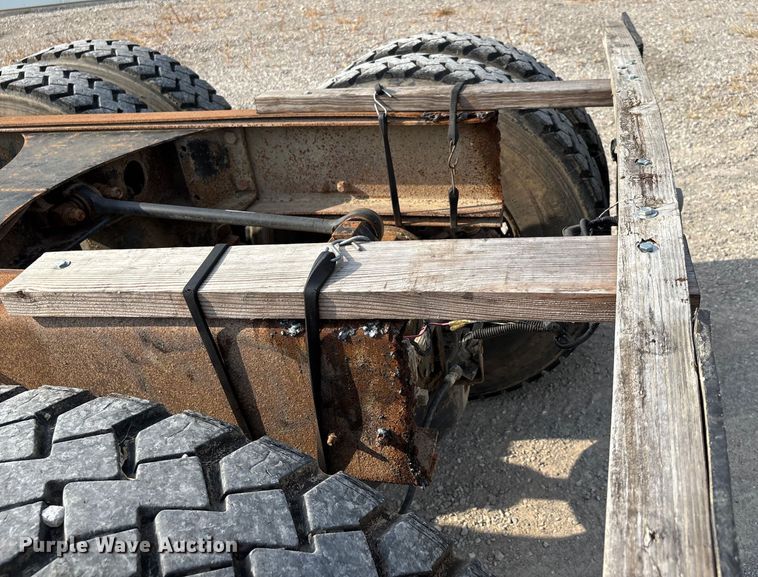 image for item DW7248 1985 Mack RW613 truck cab and chassis