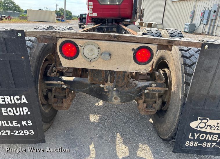 image for item DW7248 1985 Mack RW613 truck cab and chassis