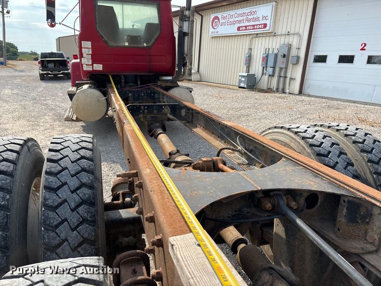 image for item DW7248 1985 Mack RW613 truck cab and chassis