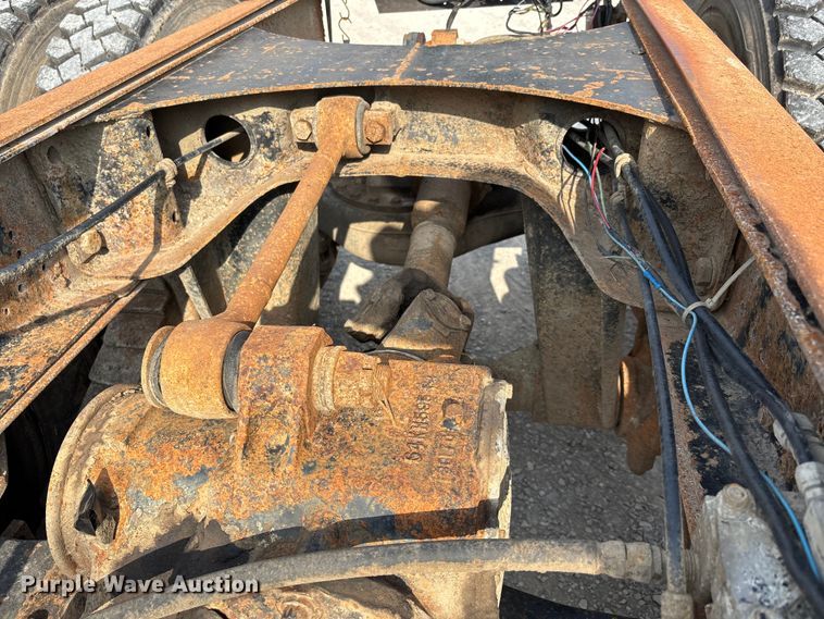 image for item DW7248 1985 Mack RW613 truck cab and chassis