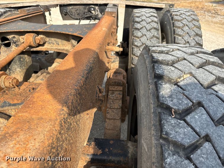 image for item DW7248 1985 Mack RW613 truck cab and chassis