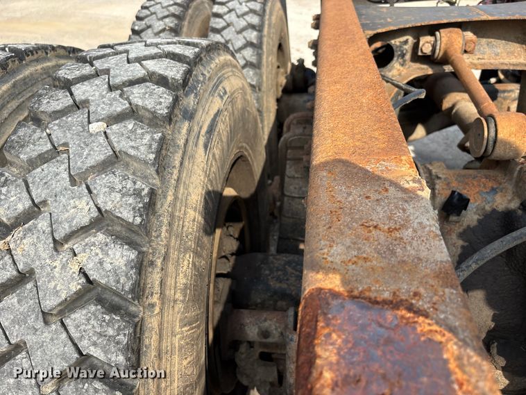 image for item DW7248 1985 Mack RW613 truck cab and chassis