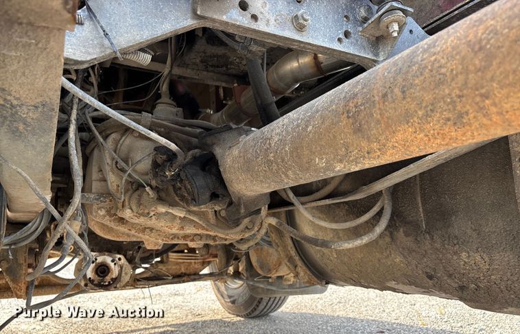 image for item DW7248 1985 Mack RW613 truck cab and chassis