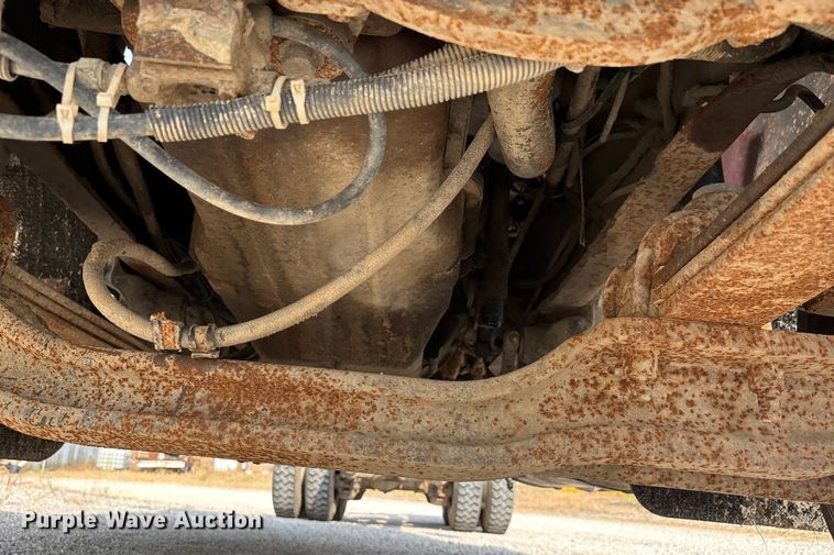 image for item DW7248 1985 Mack RW613 truck cab and chassis