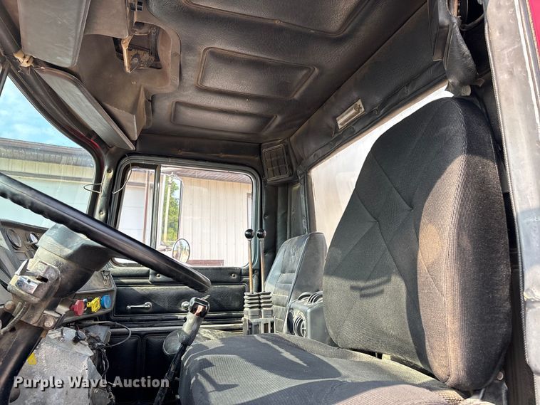 image for item DW7248 1985 Mack RW613 truck cab and chassis