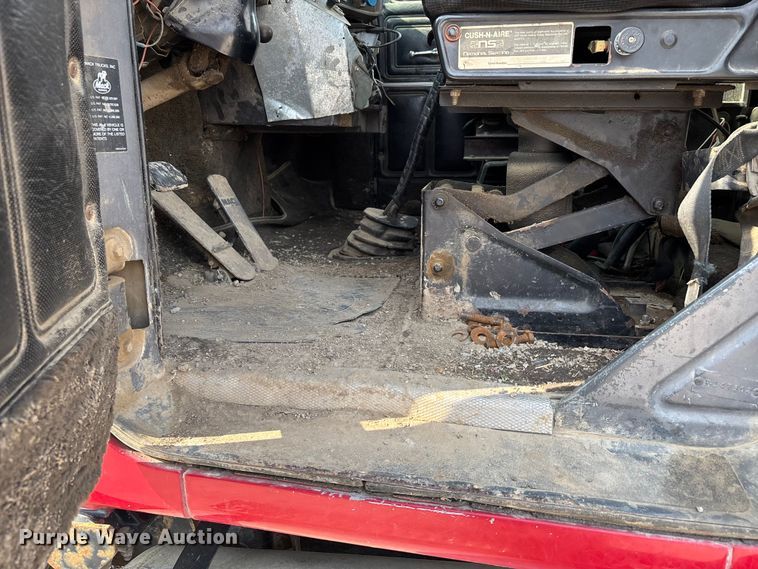 image for item DW7248 1985 Mack RW613 truck cab and chassis