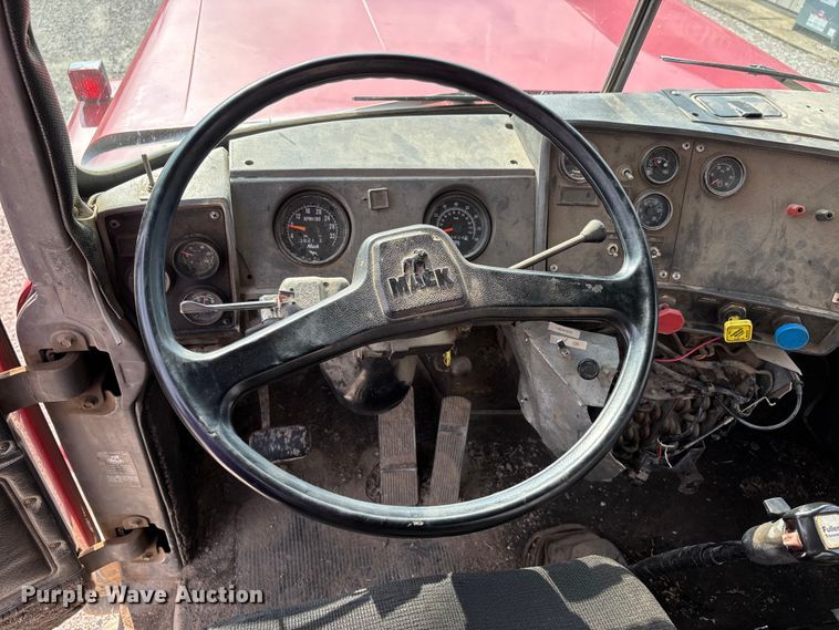 image for item DW7248 1985 Mack RW613 truck cab and chassis