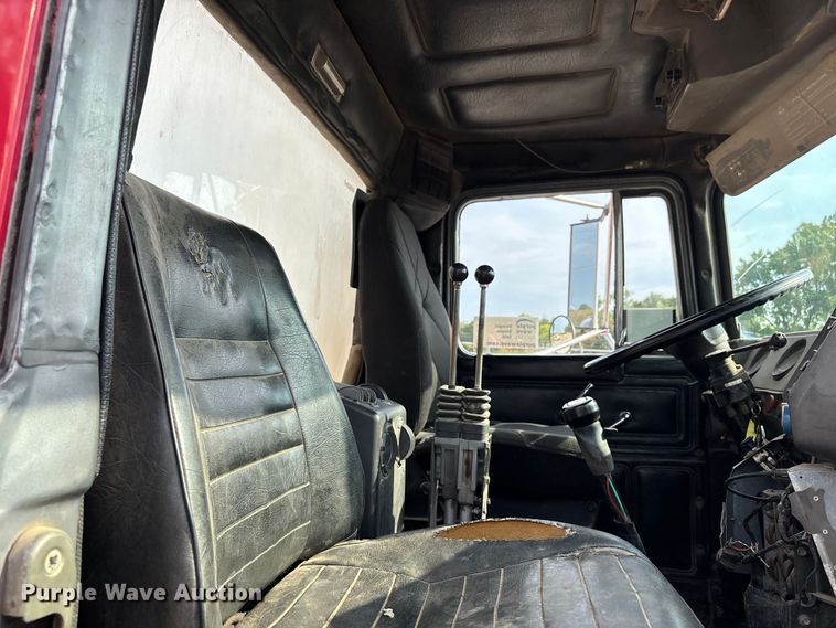 image for item DW7248 1985 Mack RW613 truck cab and chassis