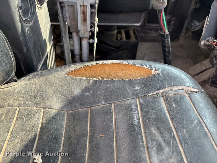 image for item DW7248 1985 Mack RW613 truck cab and chassis