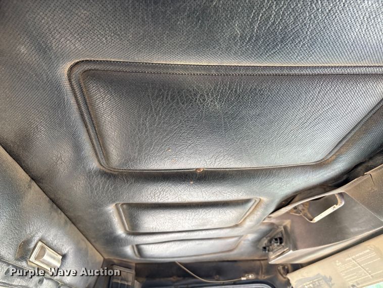 image for item DW7248 1985 Mack RW613 truck cab and chassis