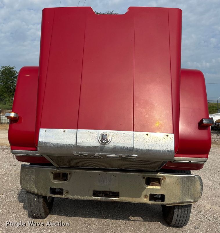 image for item DW7248 1985 Mack RW613 truck cab and chassis