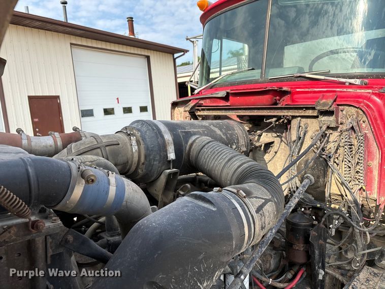 image for item DW7248 1985 Mack RW613 truck cab and chassis