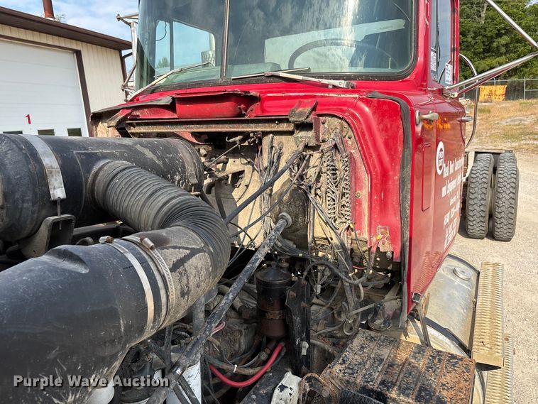 image for item DW7248 1985 Mack RW613 truck cab and chassis