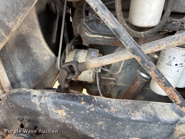 image for item DW7248 1985 Mack RW613 truck cab and chassis