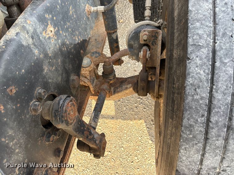 image for item DW7248 1985 Mack RW613 truck cab and chassis