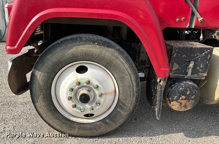 image for item DW7248 1985 Mack RW613 truck cab and chassis