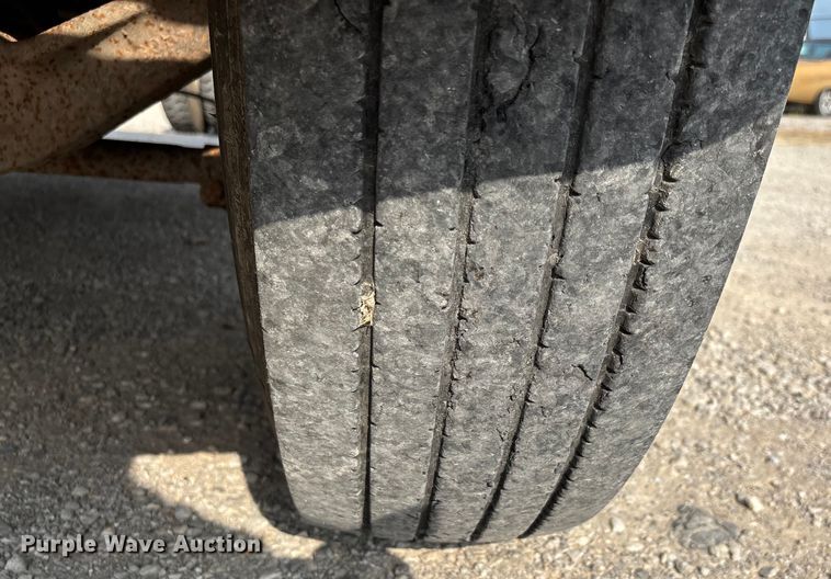 image for item DW7248 1985 Mack RW613 truck cab and chassis