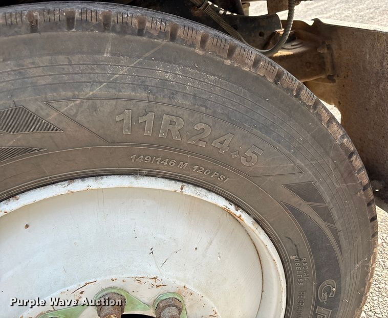 image for item DW7248 1985 Mack RW613 truck cab and chassis