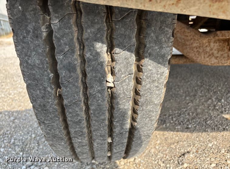 image for item DW7248 1985 Mack RW613 truck cab and chassis