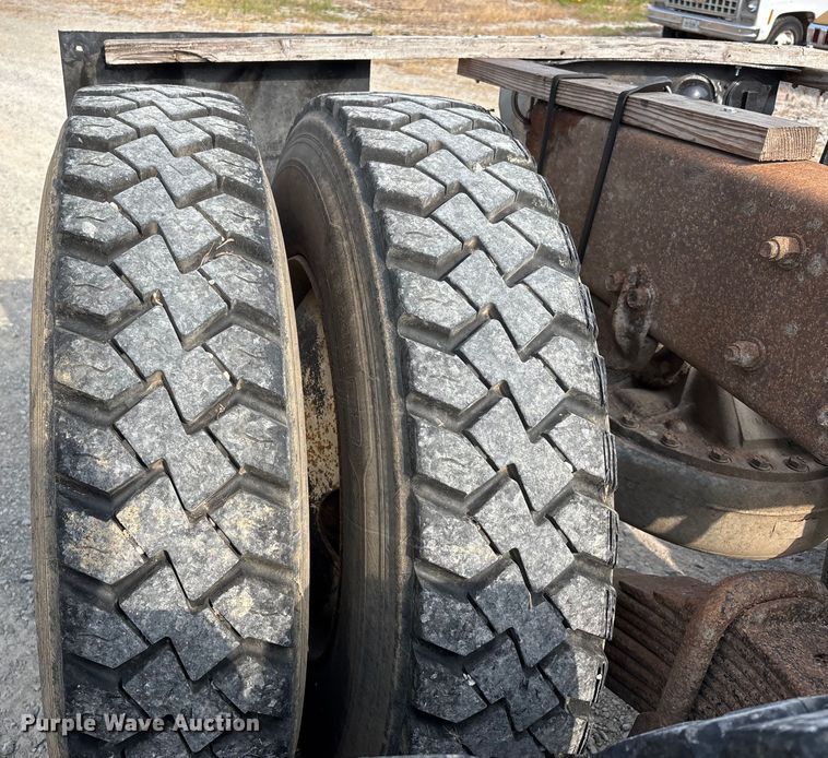 image for item DW7248 1985 Mack RW613 truck cab and chassis