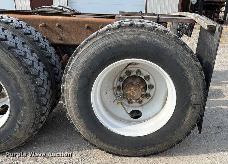 image for item DW7248 1985 Mack RW613 truck cab and chassis